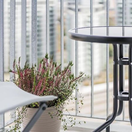City Sky Studio Mit Balkon Vienna Esterno foto