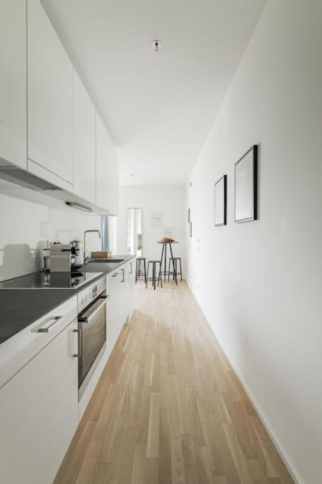 City Sky Studio Mit Balkon Vienna Esterno foto