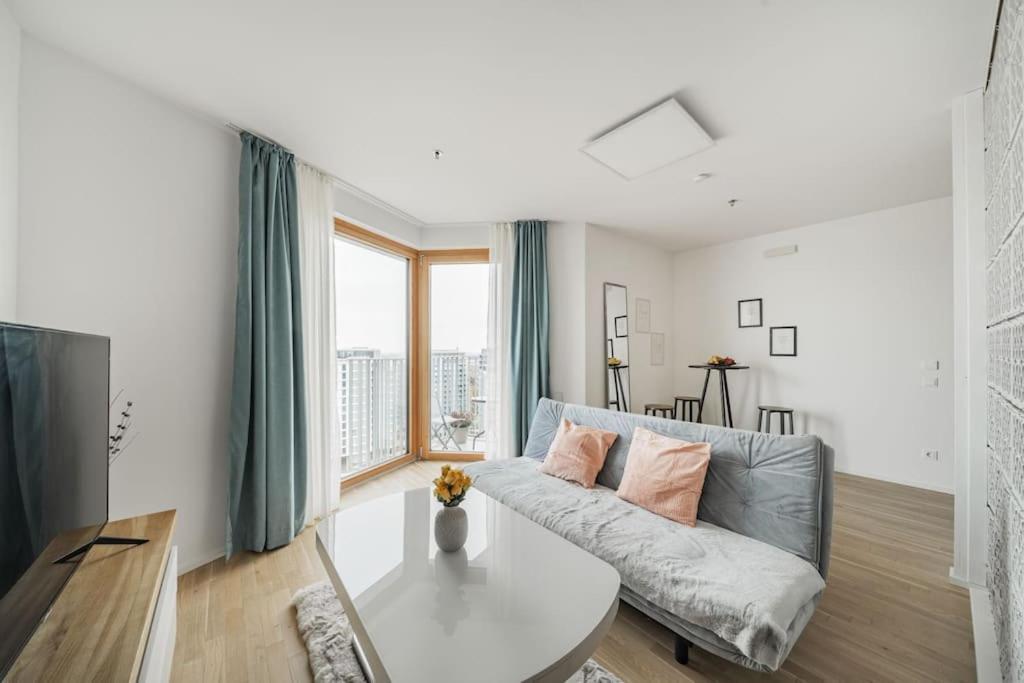City Sky Studio Mit Balkon Vienna Esterno foto