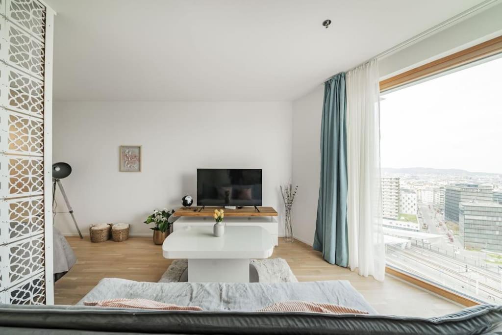 City Sky Studio Mit Balkon Vienna Esterno foto